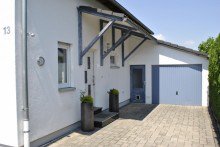 Hofeinfahrt Familientraum im M�nchner Osten - freistehendes Einfamilienhaus auf gro�em Grundst�ck in ruhiger Lage Feldkirchen ...