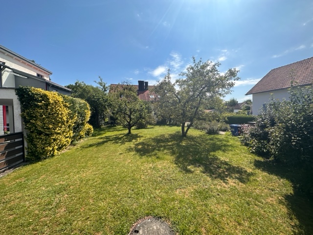 Grund Stra�enseite Haus M�nchen / Allach
