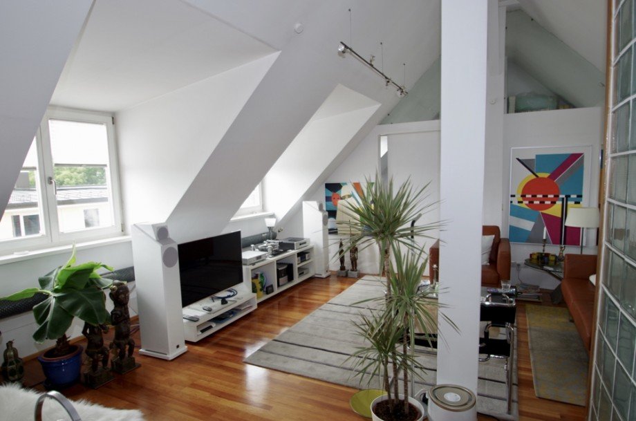  Dachgeschosswohnung M�nchen