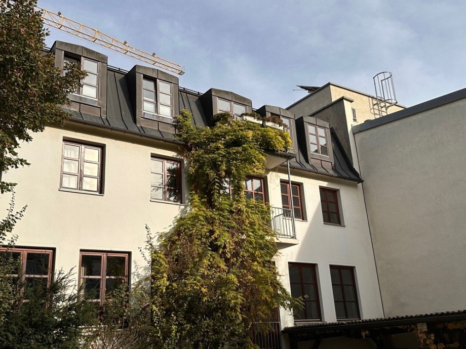  Dachgeschosswohnung M�nchen