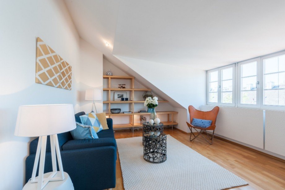  Dachgeschosswohnung M�nchen