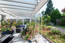  VERKAUFT ! WUNDERSCH�NE GARTENWOHNUNG MIT TRAUMGARTEN UND TEICH IN BESTLAGE HARLACHING - U-BAHN