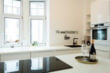  VERMIETET ! BELETAGE EXKLUSIVE ALTBAUWOHNUNG MIT TERRASSE UND KAMIN IN  WUNDERSCH�NEM ALTBAU NEUHAUSEN