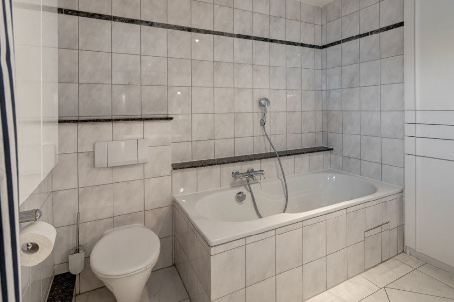 Wannenbad OG Doppelhaush�lfte Neuried