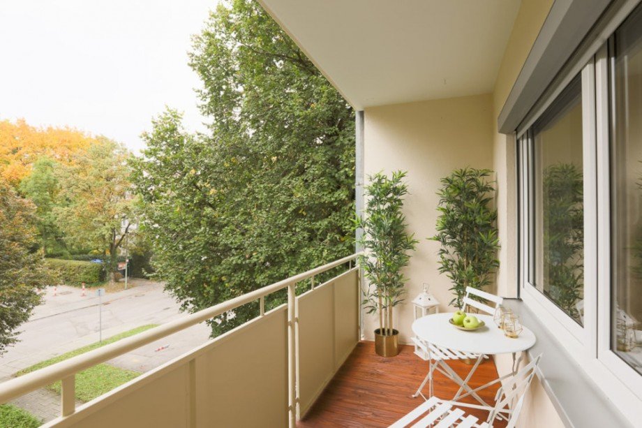 Sonniger S�d West Balkon.png Etagenwohnung M�nchen Untermenzing