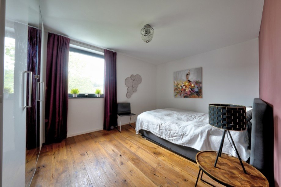 Zimmer 2 /1 OG Einfamilienhaus Tutzing