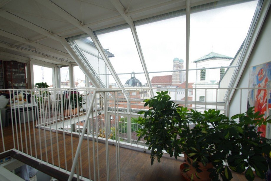  Dachgeschosswohnung M�nchen