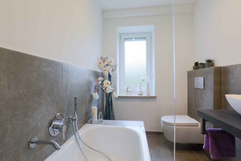 Modernes Tageslicht Design Bad.png Etagenwohnung M�nchen Untermenzing