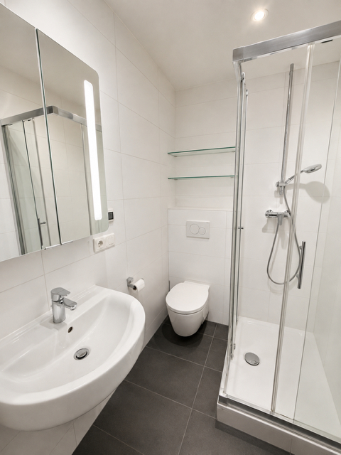 neuwertiges Bad Etagenwohnung M�nchen