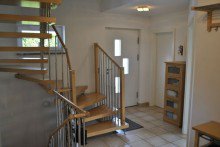 Treppenhaus 1 Familientraum im M�nchner Osten - freistehendes Einfamilienhaus auf gro�em Grundst�ck in ruhiger Lage Feldkirchen ...