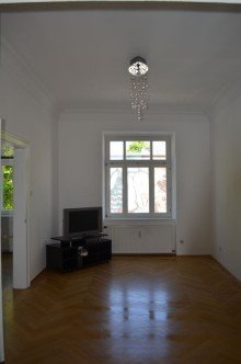 Wohnzimmer Stilvolle, sanierte 2-Zimmer-Altbauwohnung in ruhiger Lage Schwanthalerh�he