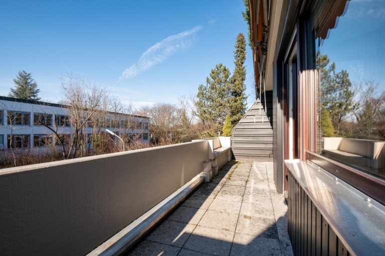  M�nchen - Harlaching Etagenwohnung VERMIETET ! TOPLAGE HARLACHING - GRO�Z�GIGE 4 ZIMMER WOHNUNG MIT WEST TERRASSE