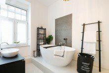  VERMIETET ! BELETAGE EXKLUSIVE ALTBAUWOHNUNG MIT TERRASSE UND KAMIN IN  WUNDERSCH�NEM ALTBAU NEUHAUSEN