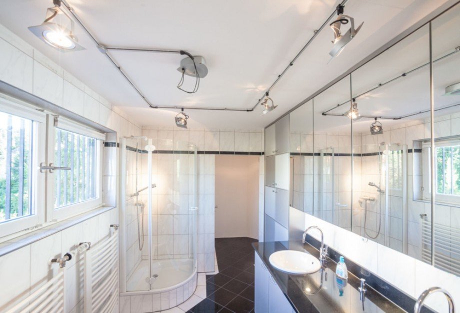 1 OG Badezimmer.png Doppelhaush�lfte M�nchen