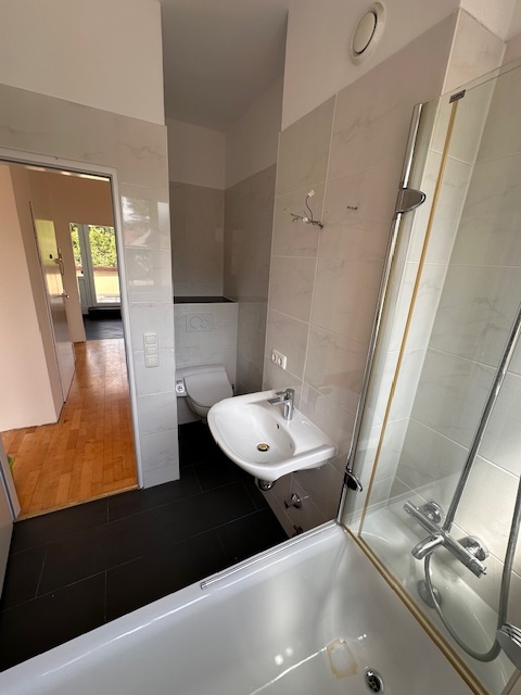 Bad Wohnung M�nchen / Obermenzing