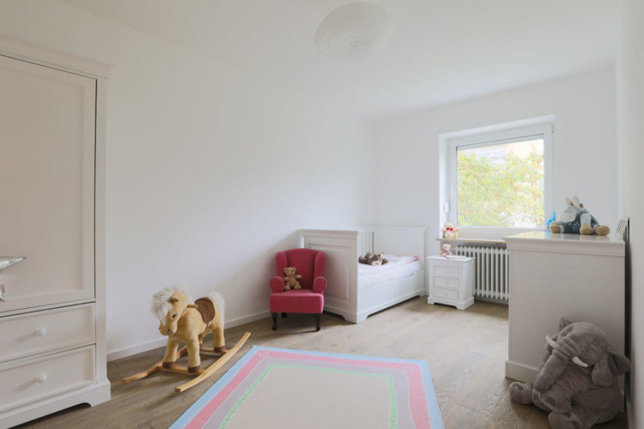 Kinderzimmer - Blick ins Gr�ne.png Etagenwohnung M�nchen Untermenzing