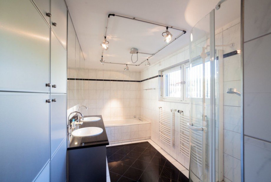 1 OG Badezimmer.png Doppelhaush�lfte M�nchen