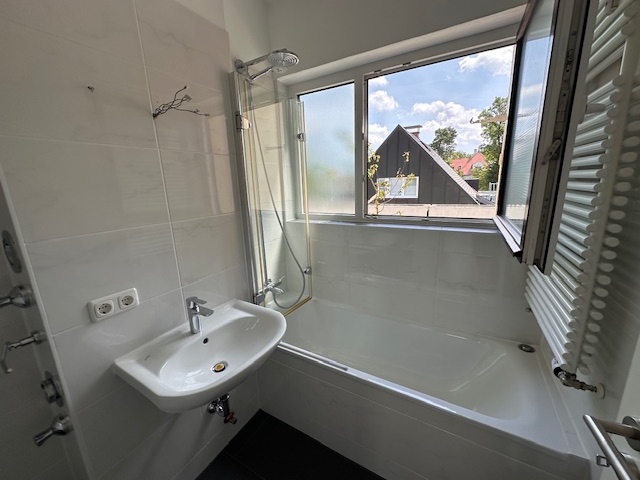 Bad Wohnung M�nchen / Obermenzing