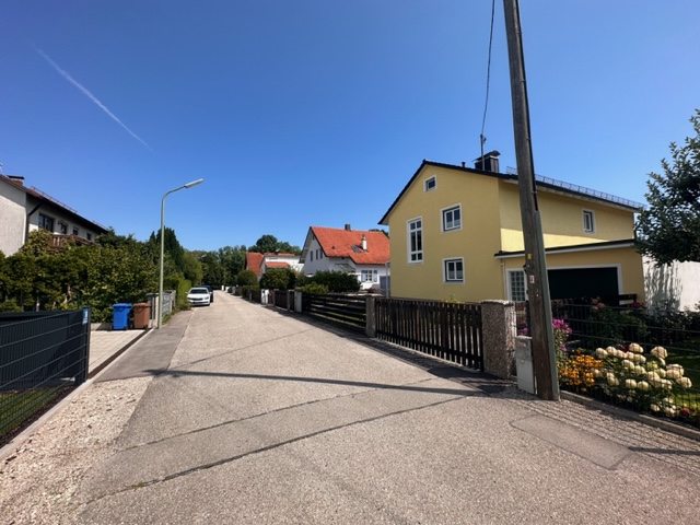 Stra�enansicht Wohngrundst�ck M�nchen / Allach