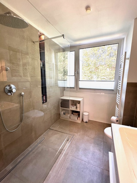 Dusche im 2 OG Reihenmittelhaus M�nchen