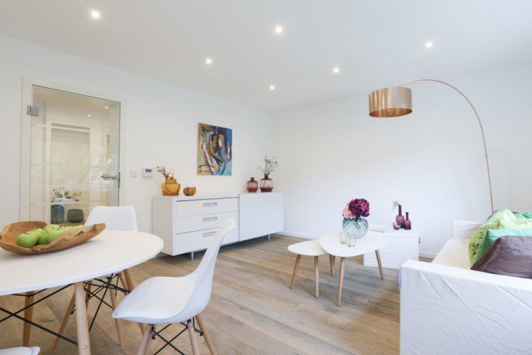 Gro�er offener WohnEssbereich.png M�nchen Untermenzing Etagenwohnung VERKAUFT ! Erstbezug nach Luxus-Sanierung: Design-3-Zi.-Whg.-sonniger Balkon mit Blick ins Gr�ne