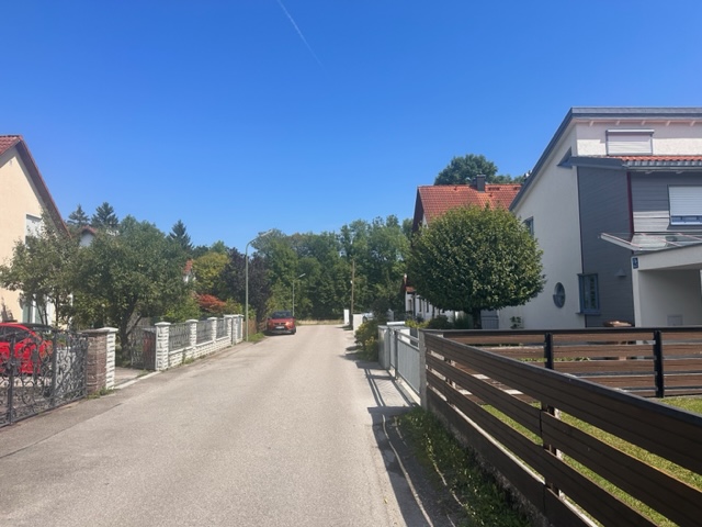 ruhige Stra�e Wohngrundst�ck M�nchen / Allach