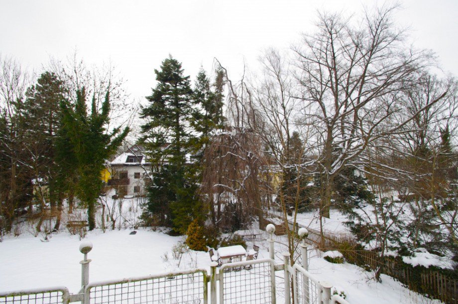 ... mit Blick in den Gemeinschaftsgarten ... Etagenwohnung M�nchen