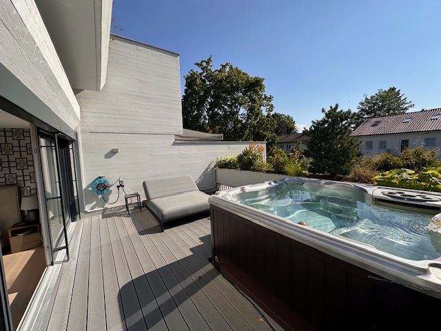 Whirlpool 1 OG Reihenmittelhaus M�nchen