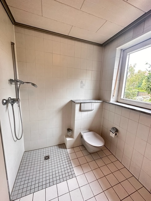 Bad EG Haus M�nchen / Allach